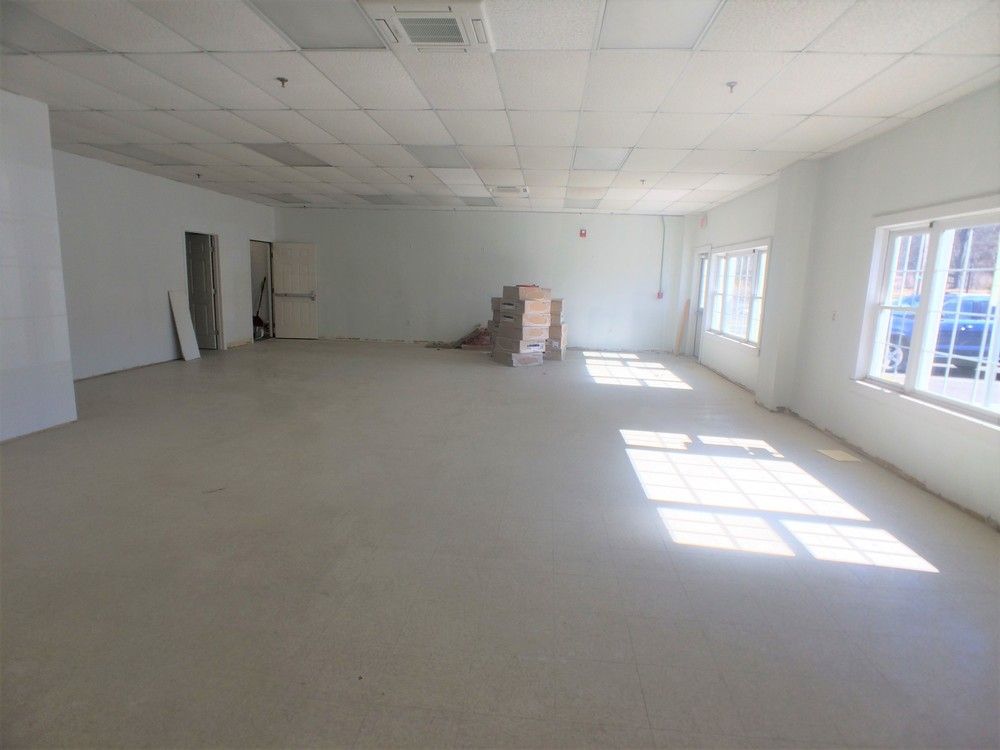 Landmark Hill Square Unit 4: 518 Us Hwy 1, Kittery, ME 03904